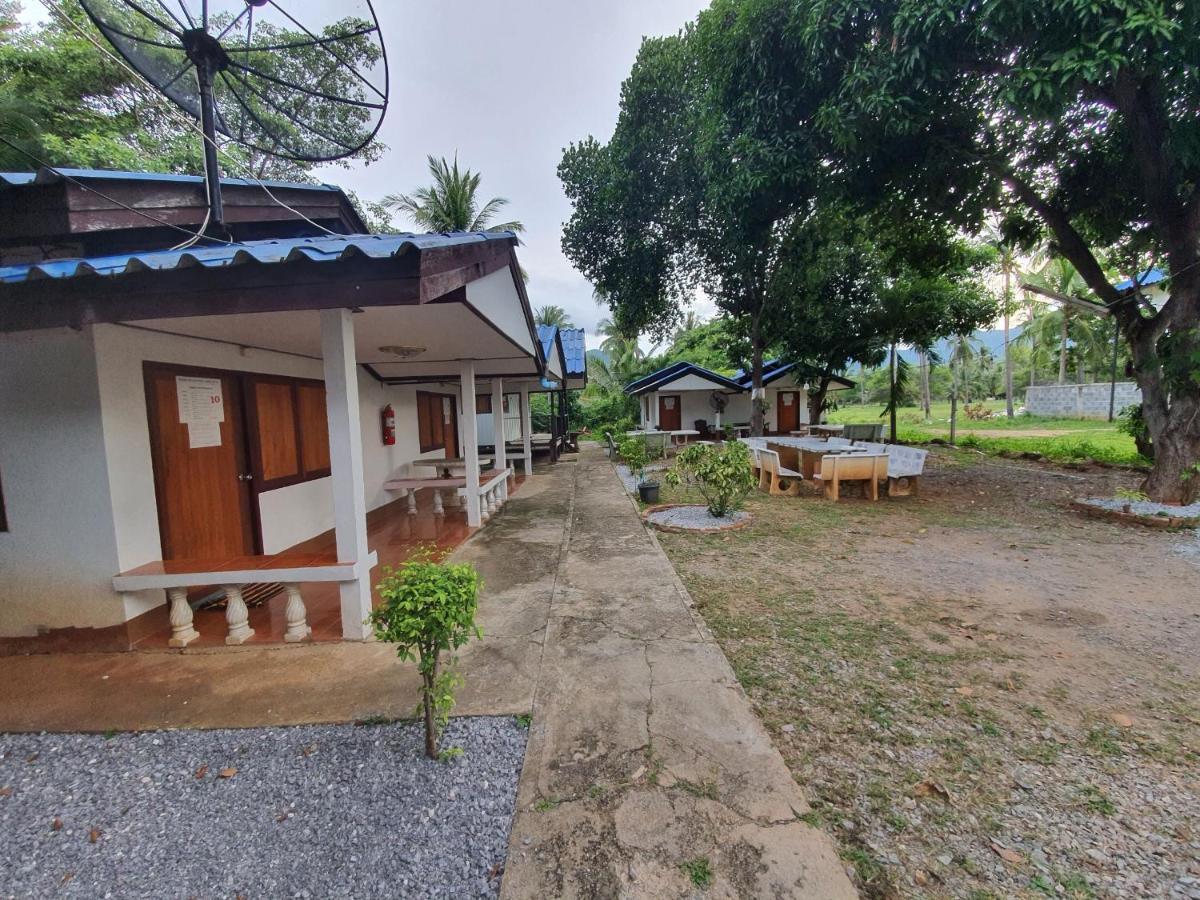 Pineapple Resort Ban Huai Thalaeng Phan Exterior photo