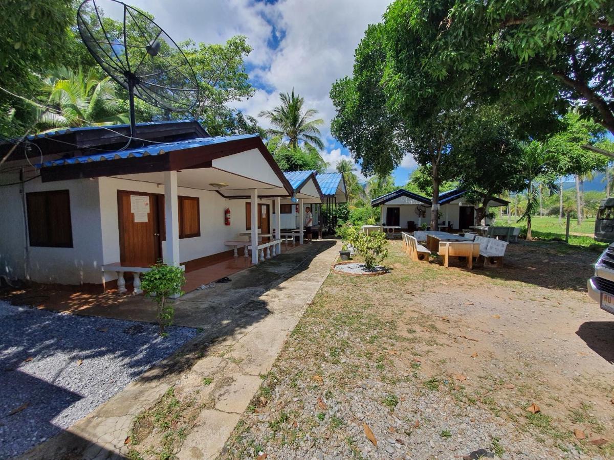 Pineapple Resort Ban Huai Thalaeng Phan Exterior photo